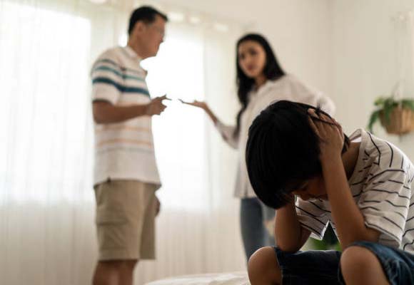relaciones-toxicas-padres-afectan-hijos2