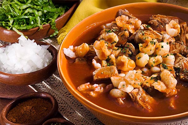 receta-de-pozole-rojo-para-noche-mexicana