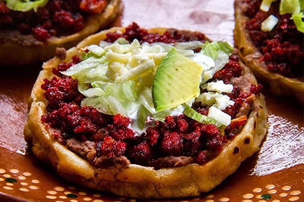 receta-sopitos-de-chorizo-para-noche-mexicana
