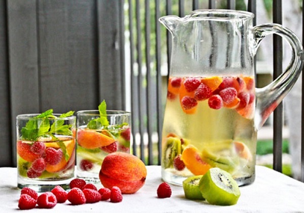 clericot con agua mineral