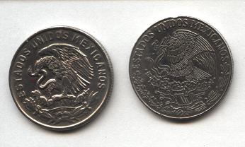 aunque son monedas de 50c, una, de 1968, muestra el 
