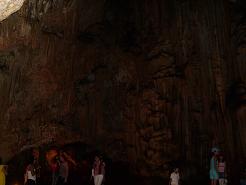 dentro de la gruta de san gabriel